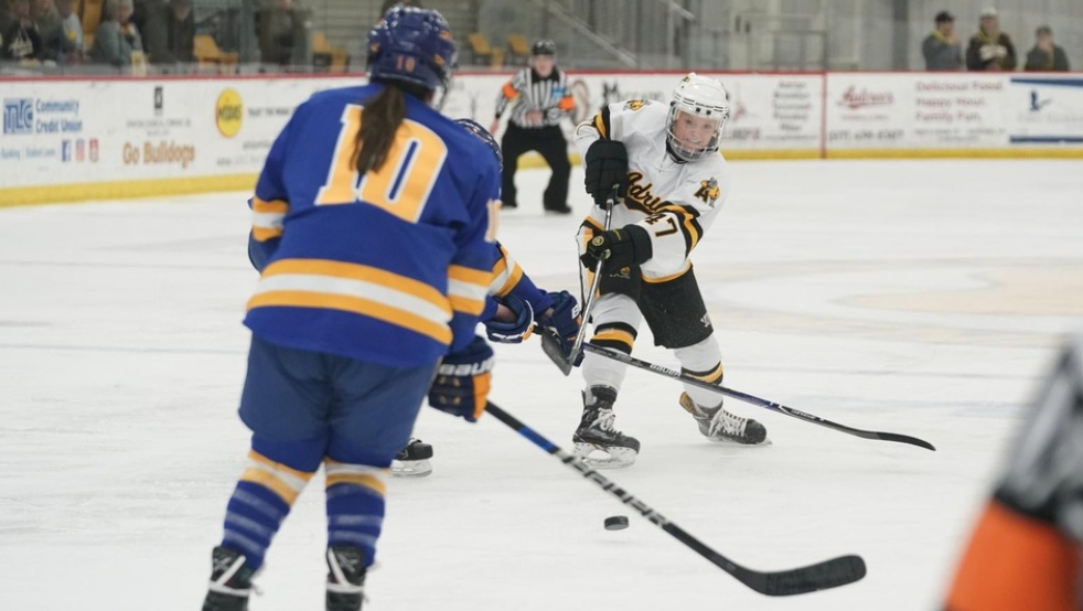AC Hockey Remains Undefeated, Taking Down Thunder on the Road